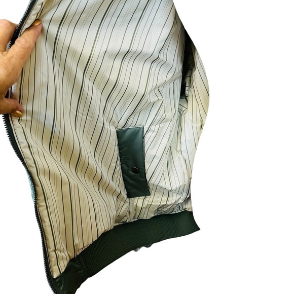 Women’s Winter Bomber Jacket Coat. Oversized Zip Front in Green. Size L? #1289 - Picture 6 of 6